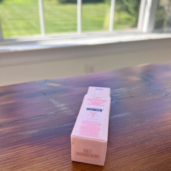 DIET MANNEQUIN- Soft Peachy Nude Jeffrey Star New in Box Velvet Trap Lipstick - Picture 4 of 7